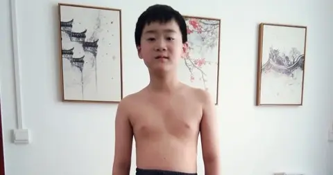 15岁造车天才走红后请空社交平台