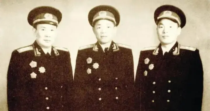 1935年，韩先楚在红二十五军任职营长