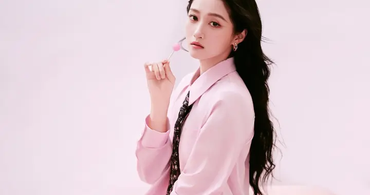 关晓彤粉色编织的梦幻城堡，少女清新甜美，仿佛童话般的公主