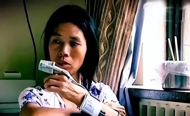 河南女子40年不睡觉，日夜劳作也不累，专家连熬两夜意外发现真相