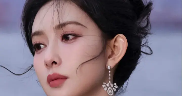 美女壁纸-第6166期-孟子义