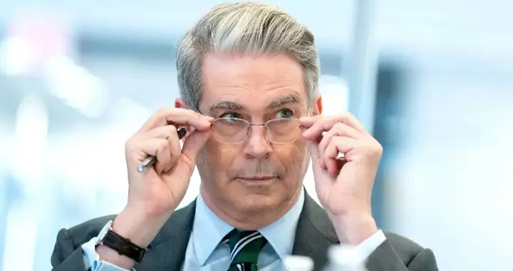 够狂！贝森特给中国定十天期限，中国公告一出他懵了