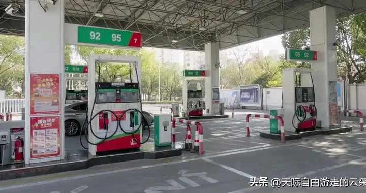 68升油箱硬塞进73.5升油！上海车主怒了：谁动了我的油箱？