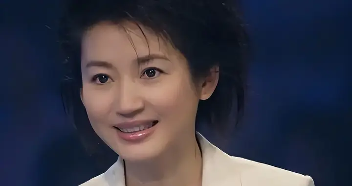 王小丫两婚未孕被嘲“大妈”，58岁再次登台，这状态打了谁的脸？