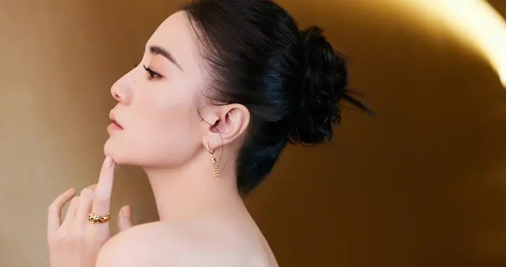 从“风流成性”到隐婚导演，44岁宋佳情史背后的男人，个个不简单