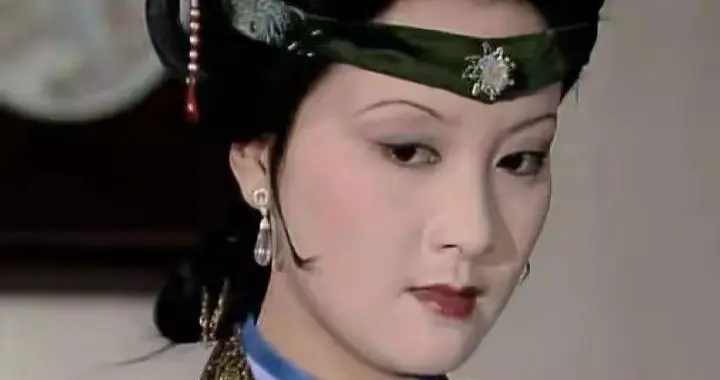 凤姐宅斗藏杀机——白话《红楼梦》第六十七回