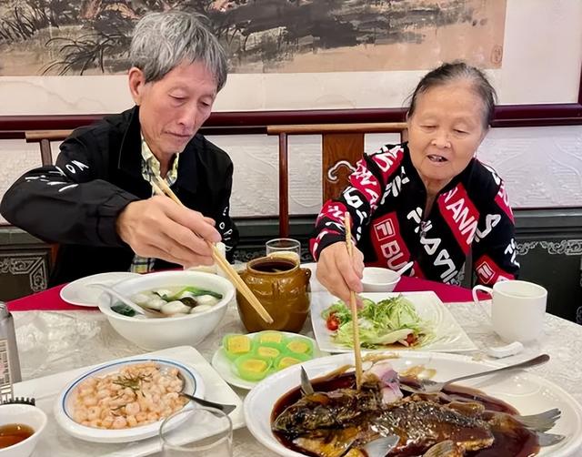 三伏天，远离鸡蛋会少生病！医生：年过50岁，两种蛋类千万忌口！