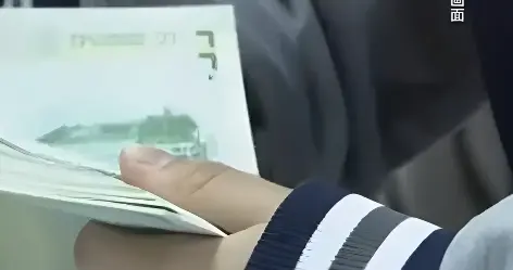 坦桑尼亚遇突发！中国小伙掏“特殊票子”！竟平安脱身