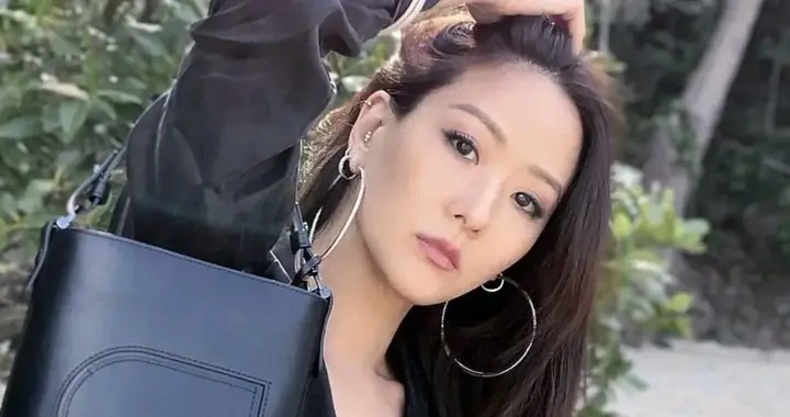 47岁名媛孙芸芸离婚疑云反转，消失数月原来去澳洲陪未婚女儿生产