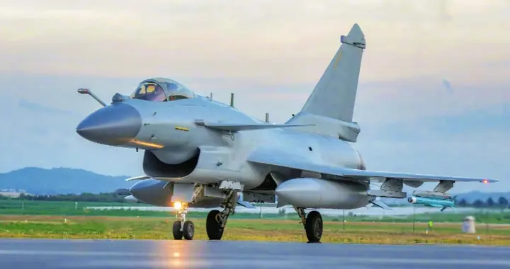 歼-10CE官宣击落印军战机！印法联手狡辩，却瞒不过铁一般的事实