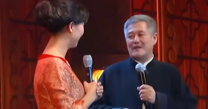 麻烦大了！闫学晶账号被封，官媒发声痛批，赵本山的话还在升级！