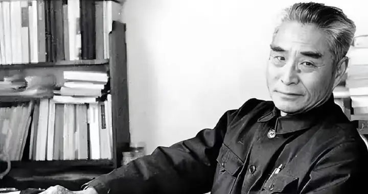 76年黄维赴西柏坡参观，见到简陋指挥所，悟出十二万国军覆灭根由