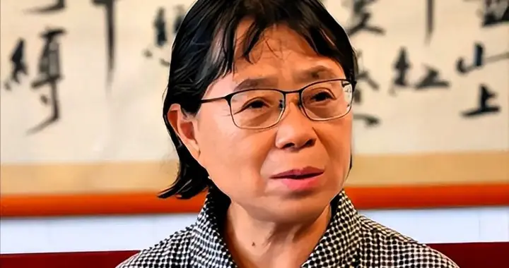 被传卸任女高校长3个月，央媒点名张桂梅，北大教授评价一针见血