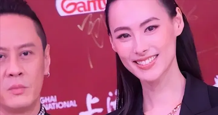 李泽楷没想到，为他连生三子没名分的梁洛施，竟成为别人手中的宝