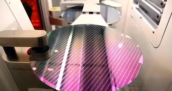 美国的阳谋：等中国光刻机一坏，高端芯片就造不出来了？