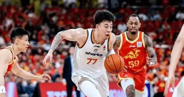 CBA三消息：金金落选国家队，上海有意焦泊乔，刘家成离职
