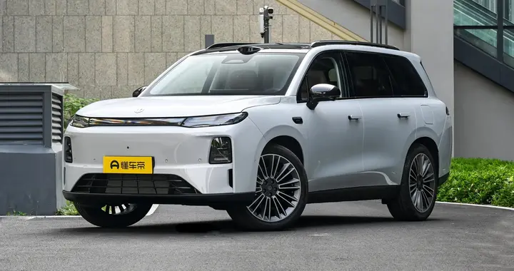 2027款零跑C16实车解析，能否兼顾日常通勤与跨城自驾？