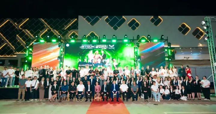 双车齐发，精准出击！上汽通用五菱缤果S与星光730在老挝正式上市