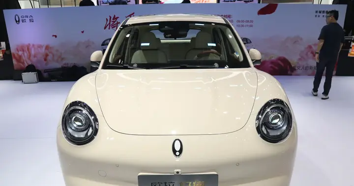 8万多起步的精品小车，春日街头显眼包，好猫凭什么圈粉小姐姐？