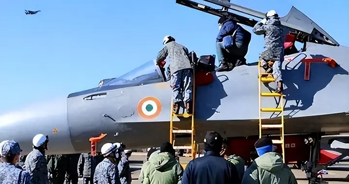 巴基斯坦不宣而战，阿富汗趁机对美国出手，第一个认怂的人出现了