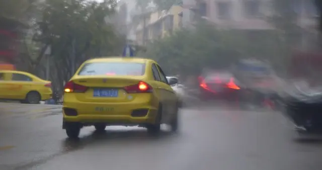重要提醒！重庆未来三天阴雨持续，中东部局地大雨，出行务必带伞