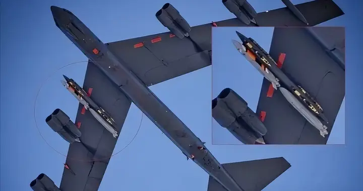 美国B-52H轰炸机疑似携带新型核巡航导弹原型试飞
