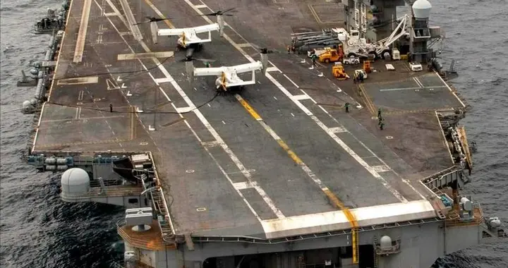 美军“半报废”航母驶向中国家门口，不料刚走到一半，就出大问题