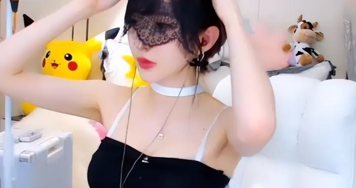 清纯学生被逼成夜场玩物，这条吞噬女性的黑产链，有多可怕！