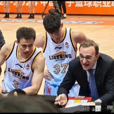 豪看体育：辽宁输给青岛未必是坏事！想进四