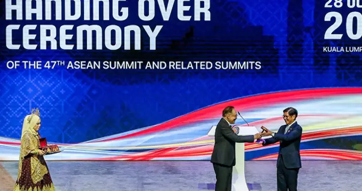 马科斯执掌东盟，菲军通知中国，不许船只进仁爱礁，否则后果自负