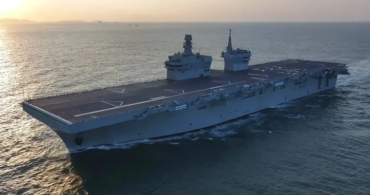 四川舰远赴南海直面美日菲，一举两得