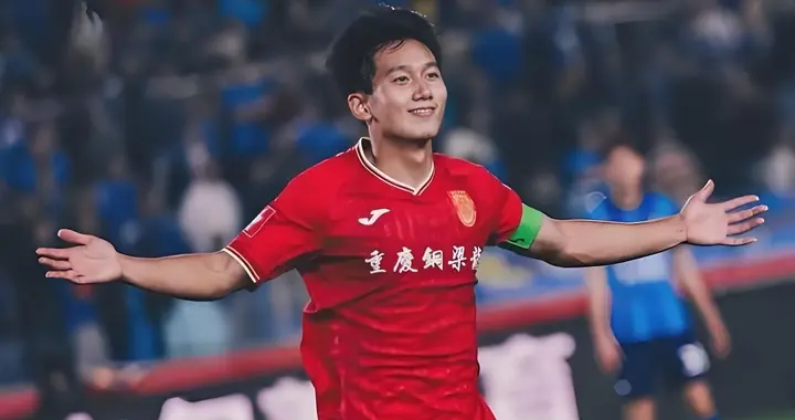 多队皆在招兵买马，为何刘建业却淡定自若，重庆足球经不起折腾。