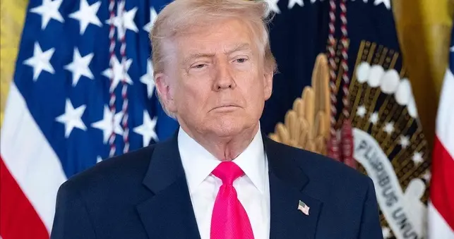 千万别被美国骗了，抢格陵兰只是幌子，真正目的曝光：逼中国出手