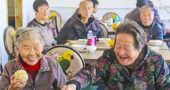 “吃饭七分饱”被推翻了？劝告：过了55岁，吃饭尽量要做到这几点