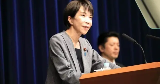天皇纪念仪式被静音，高市拜鬼且资金造假，石破茂公开炮轰内阁