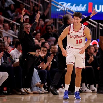 火箭大狗熊：今天火箭队在主场战胜费城76