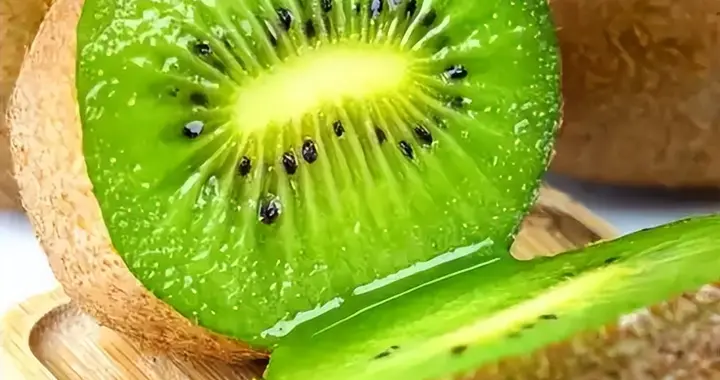 猕猴桃可以抑制癌细胞生长扩散？医生建议：多吃这4物，有助预防