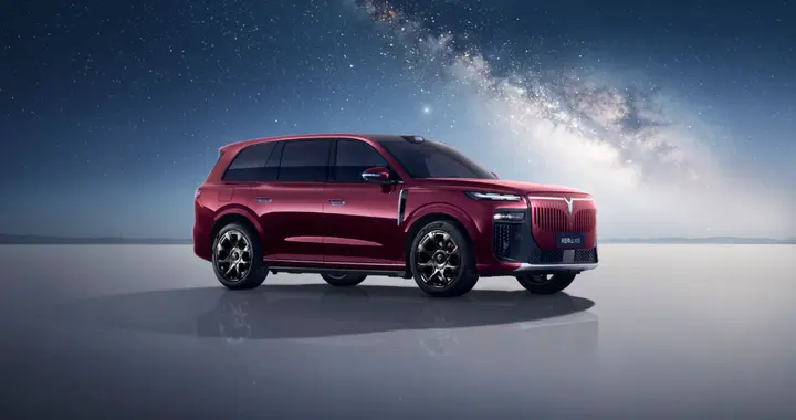 重磅！行业首搭华为双15.6英寸双联屏的SUV来了，岚图泰山X8