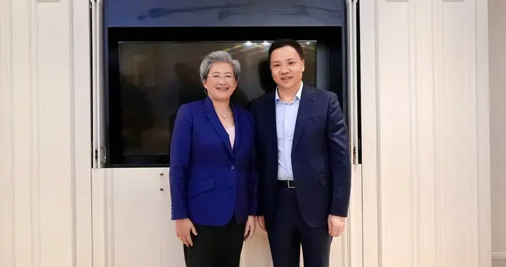 机械革命潘春节CES 对话 AMD高层：锚定全球高性能 PC 核心玩家