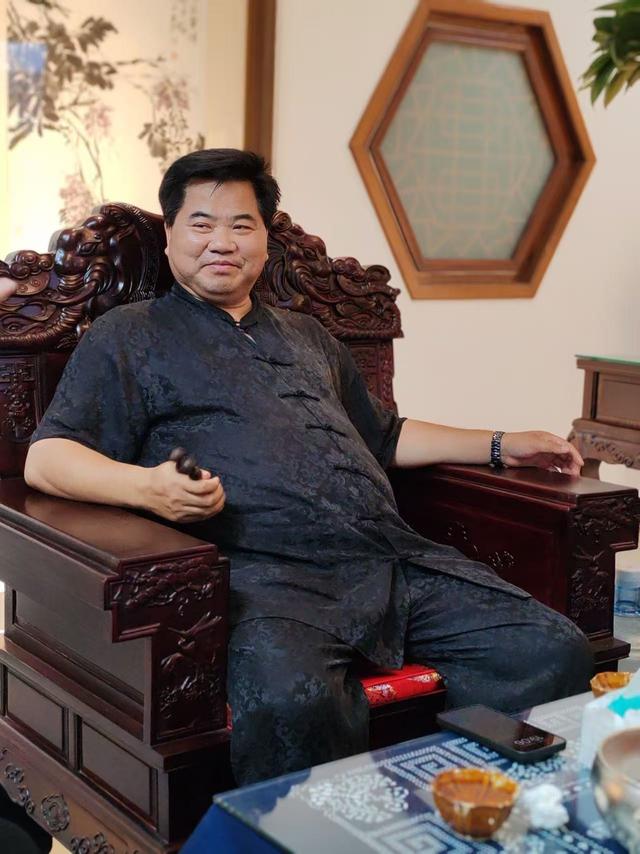 指墨丹青见精神：溪江画派创始人朱祖国鸡一族系列故事