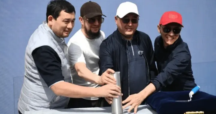 71岁成龙再闯中亚！《十二生肖》续作动真格，这场面真没见过