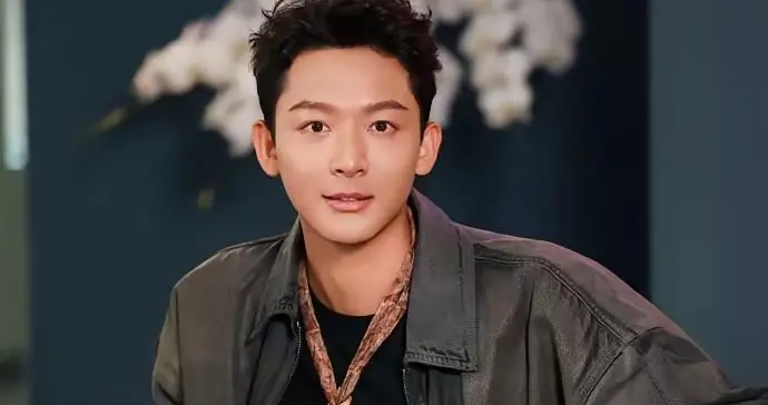 太传统了，张晚意和李沁、那英提到的同一话题，内娱打工人实锤了