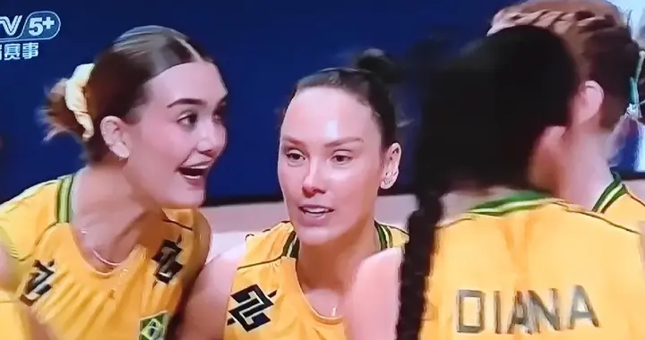 巴西对阵波兰比赛进行中！第一局巴西25-20拿下波兰！
