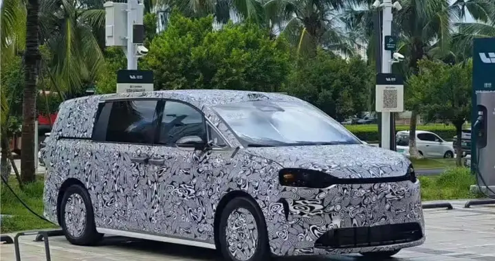 剑指埃尔法，鸿蒙智行首款MPV 智界V9预告图发布