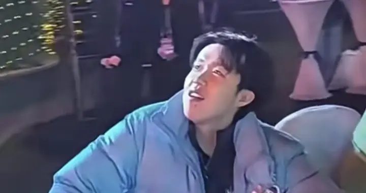 亚洲杯欢迎晚宴，王楚钦笑的开心，申裕斌分享烟花秀，莎莎分照片