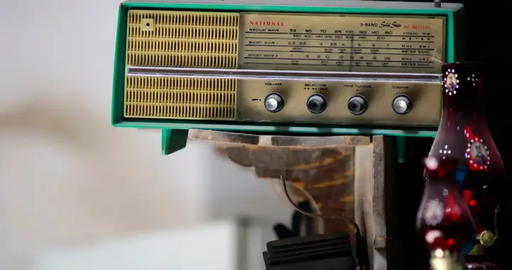 《金融时报》：美以袭击伊战争首日，西欧出现神秘波斯语数字电台