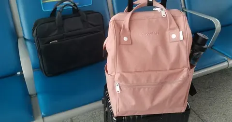 赚几百跑腿费，换一年半牢饭，她带了啥？