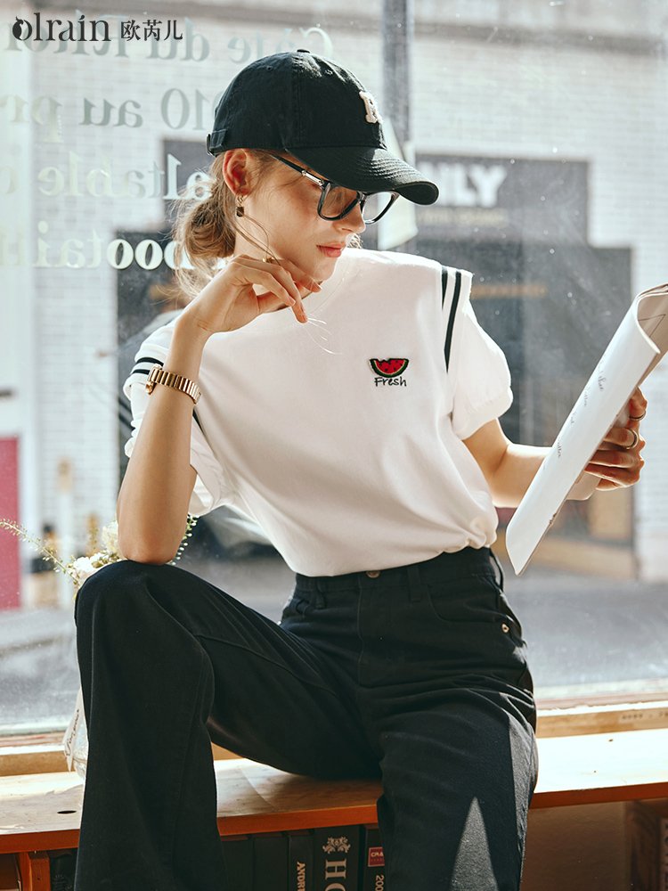 米白色尚创意水果刺绣短袖T恤