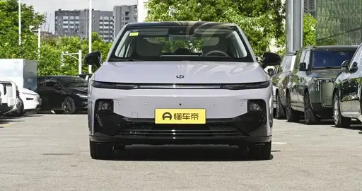 全新零跑B01：家用痛点一个不落，适合年轻人的第一台纯电家轿