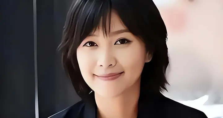 挑战正妻，睡遍京圈，定居国外7年的“才女”徐静蕾，成最终赢家